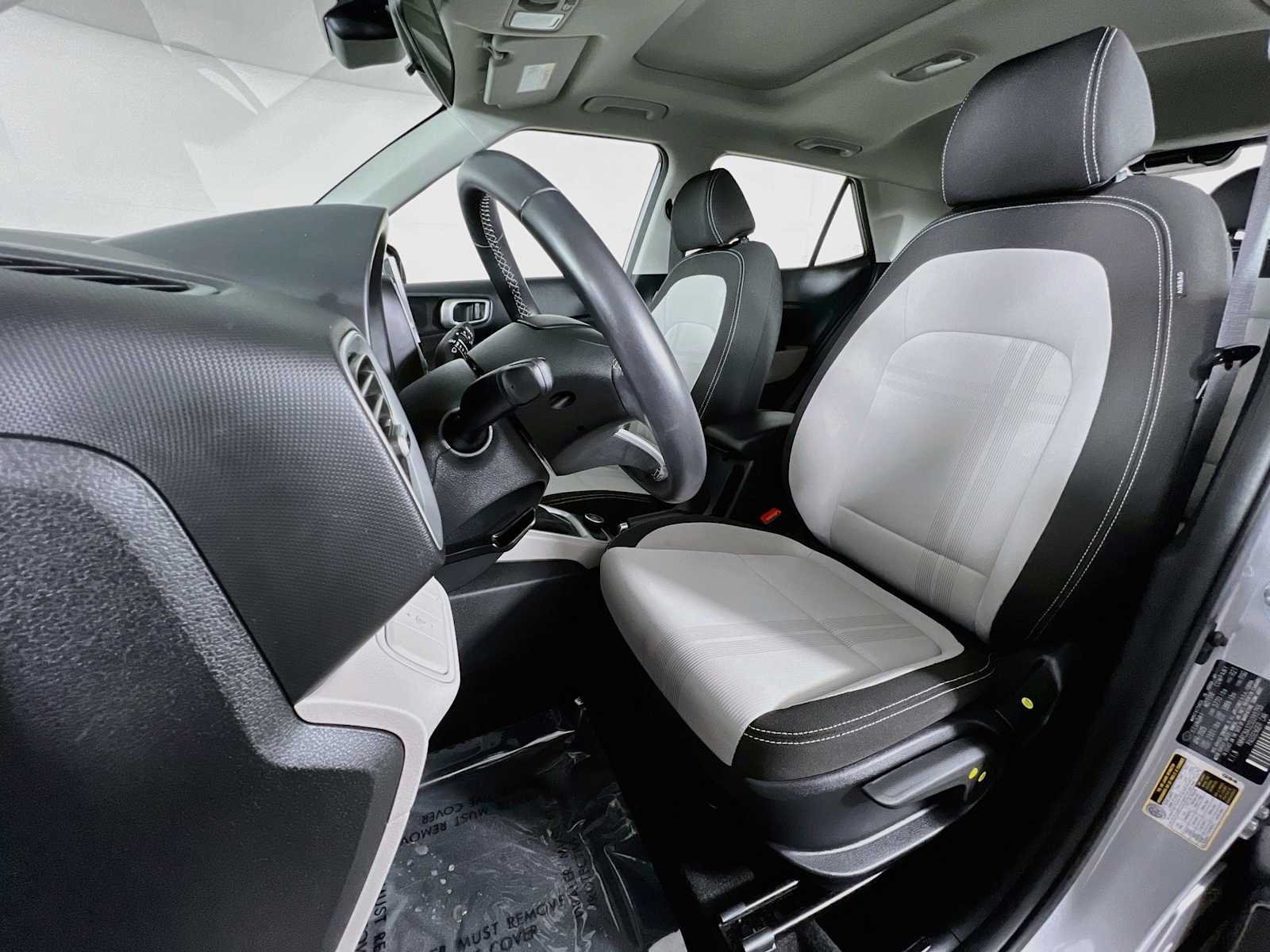 Used 2025 Shimmering Silver Hyundai SEL image 20