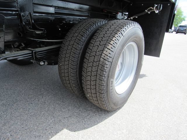 New 2026 Summit White GMC Pro image 8