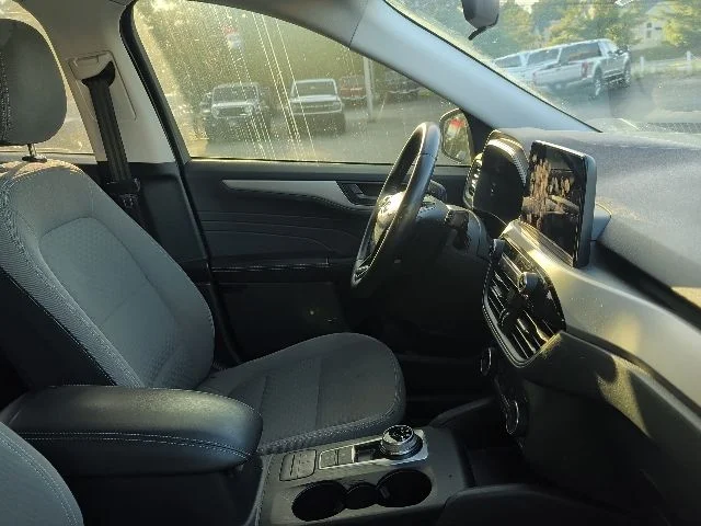 Used 2022 Ice Blue Ford SE image 10