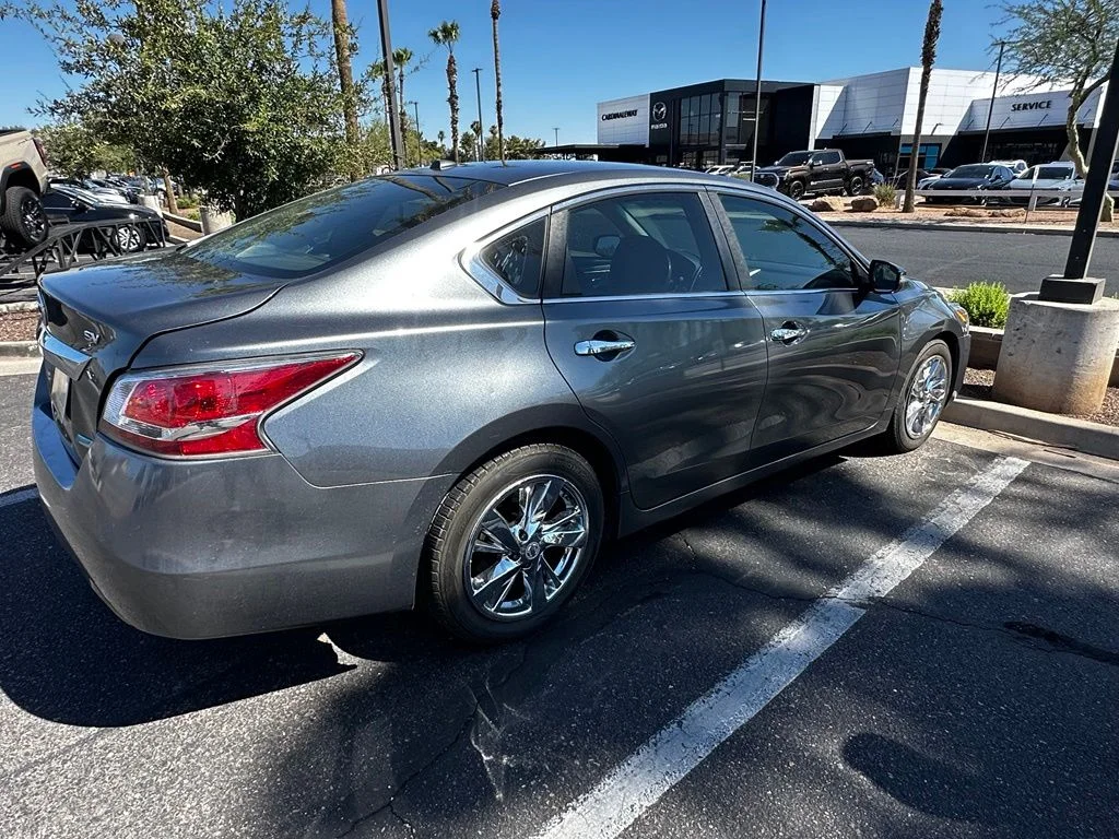 Certified Used 2014 Gray Nissan 2.5 SV image 3