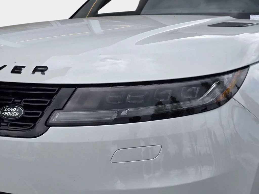 Certified Used 2024 White Land Rover Dynamic SE image 33