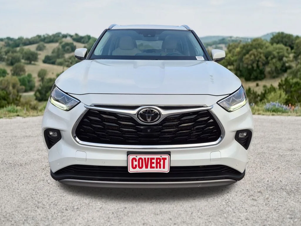 Used 2022  Toyota Platinum image 2
