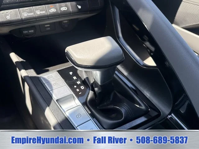 Used 2023  Hyundai SEL image 22