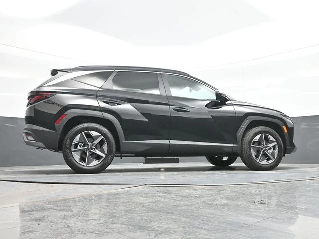New 2026 Black Hyundai SEL image 25