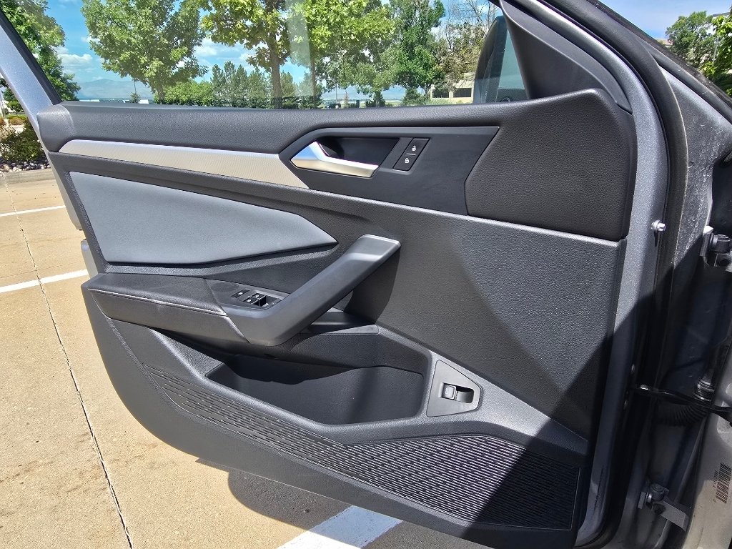 Used 2025 Gray Volkswagen SE image 17