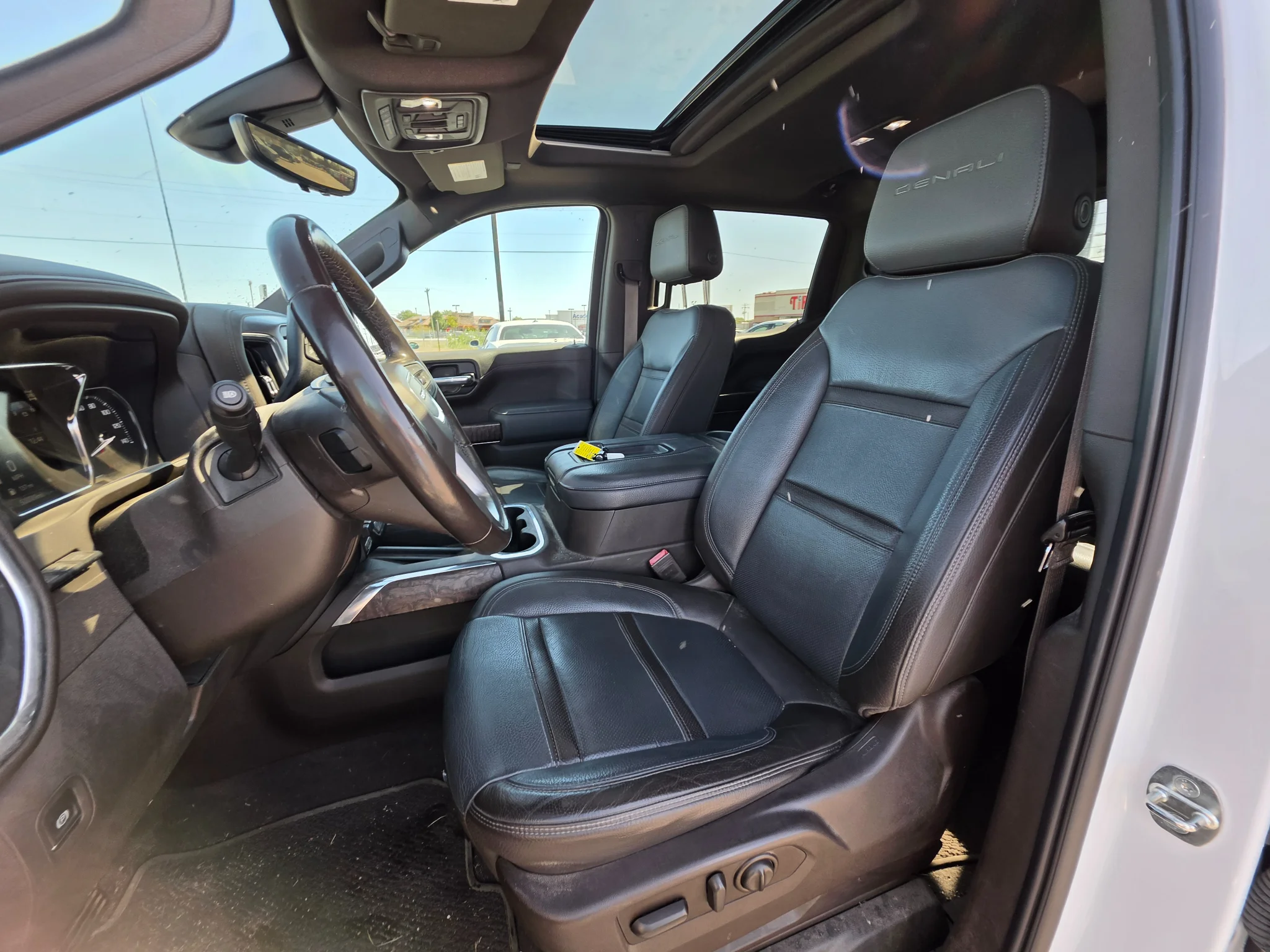 Used 2020 White Frost Tricoat GMC Denali image 13