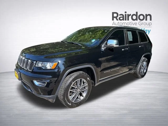 Used 2017 Diamond Black Crystal Pearlcoat Jeep Limited image 3