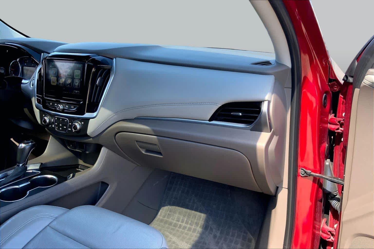 Used 2019 Cajun Red Tintcoat Chevrolet Premier image 18