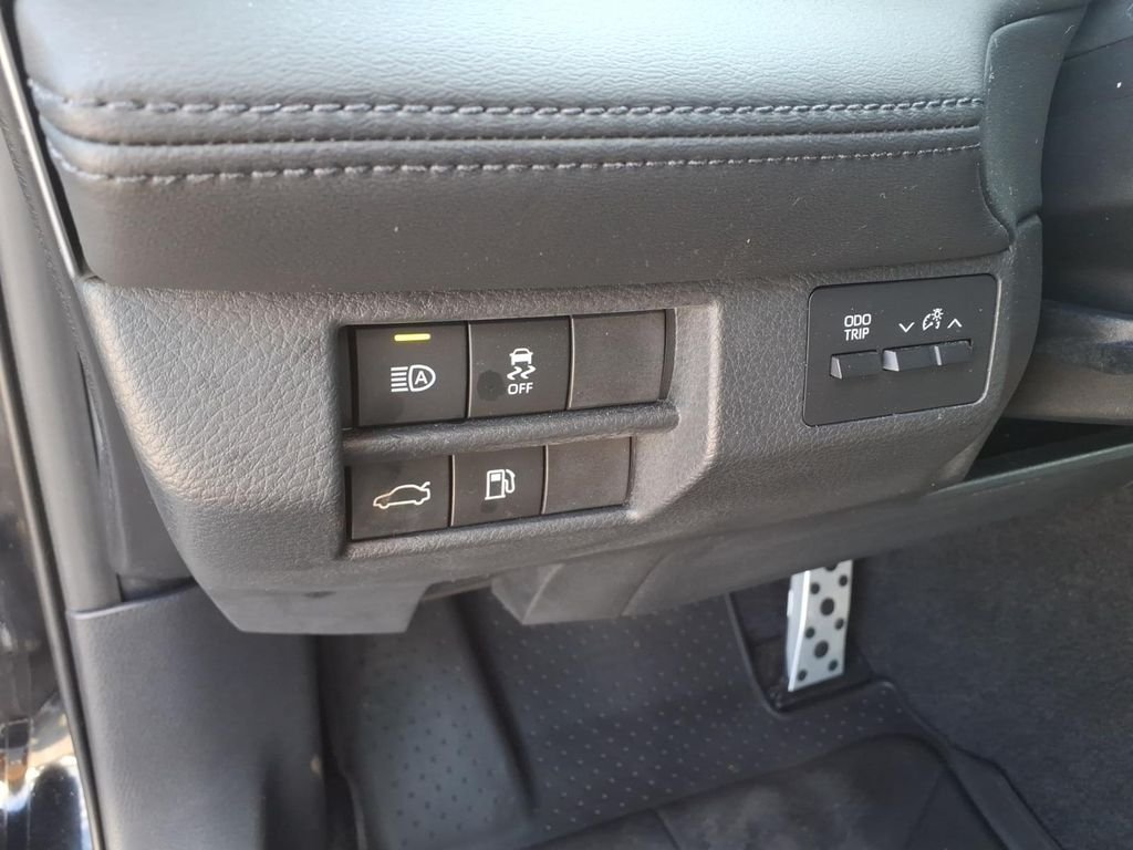 Used 2019 Midnight Black Metallic Toyota XSE image 16