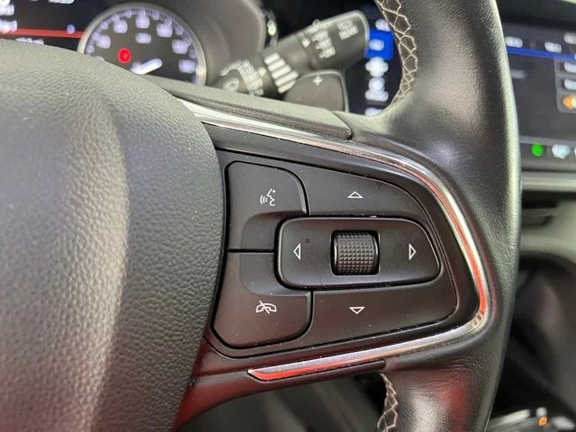 Used 2022 Black Buick Essence image 30