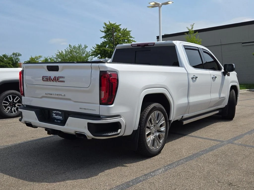 Used 2022 White GMC Denali image 14