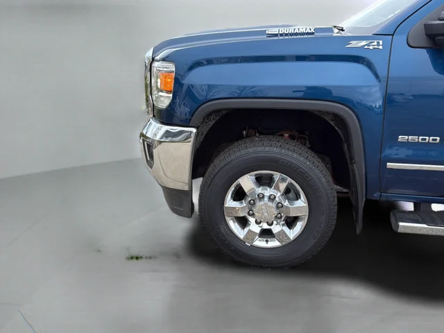 Used 2018 STONE BLUE METALLIC GMC SLT image 28