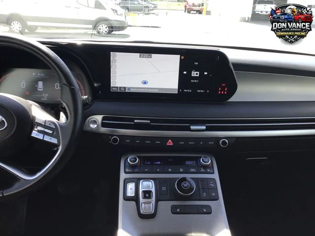 Used 2024 Silver Hyundai SEL image 17