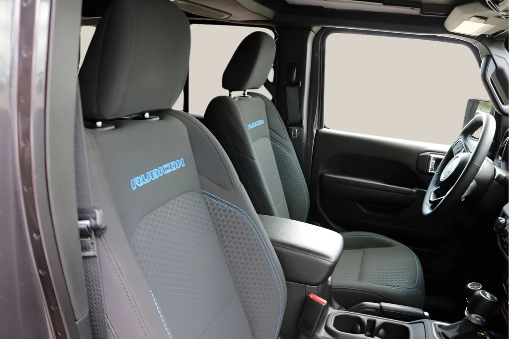 Used 2025 Gray Jeep Rubicon 4xe image 21