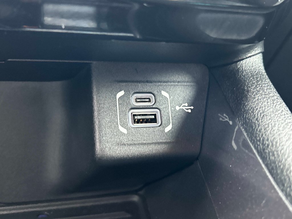 Used 2023 Gray Jeep Latitude Lux image 24