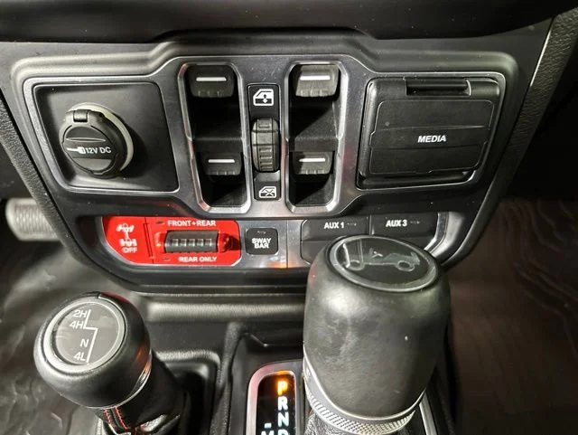 Used 2019 Black Jeep Unlimited Rubicon image 13