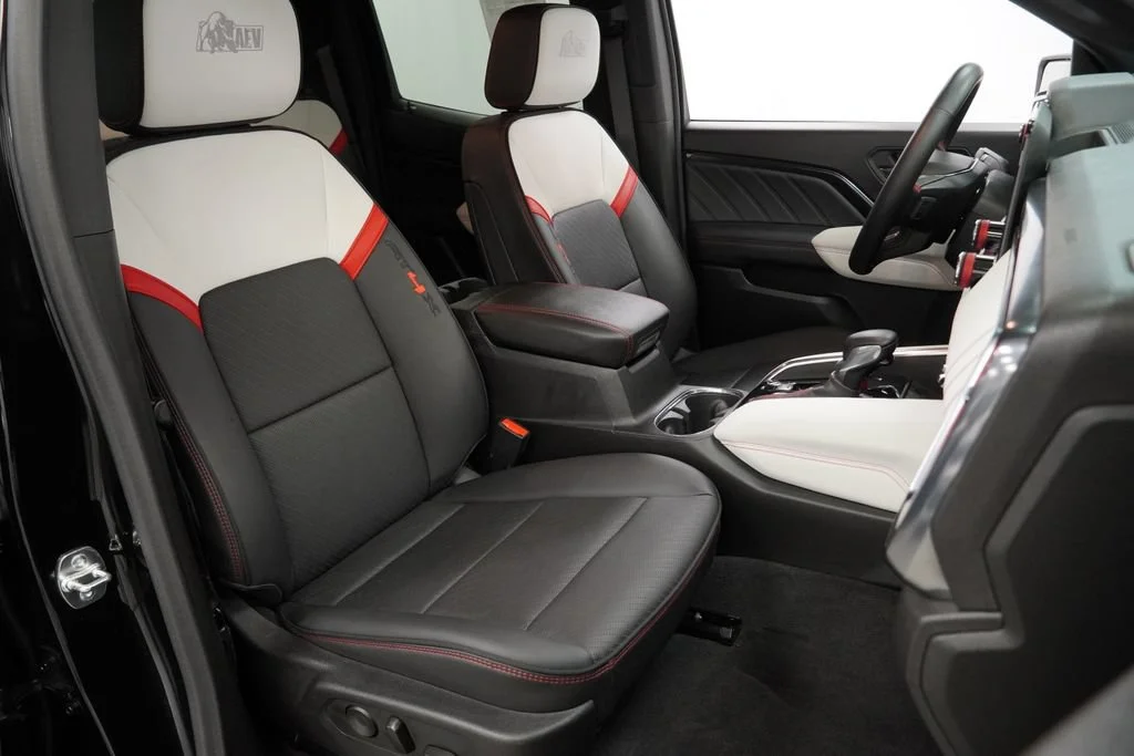 Used 2024 Onyx Black GMC AT4X image 31