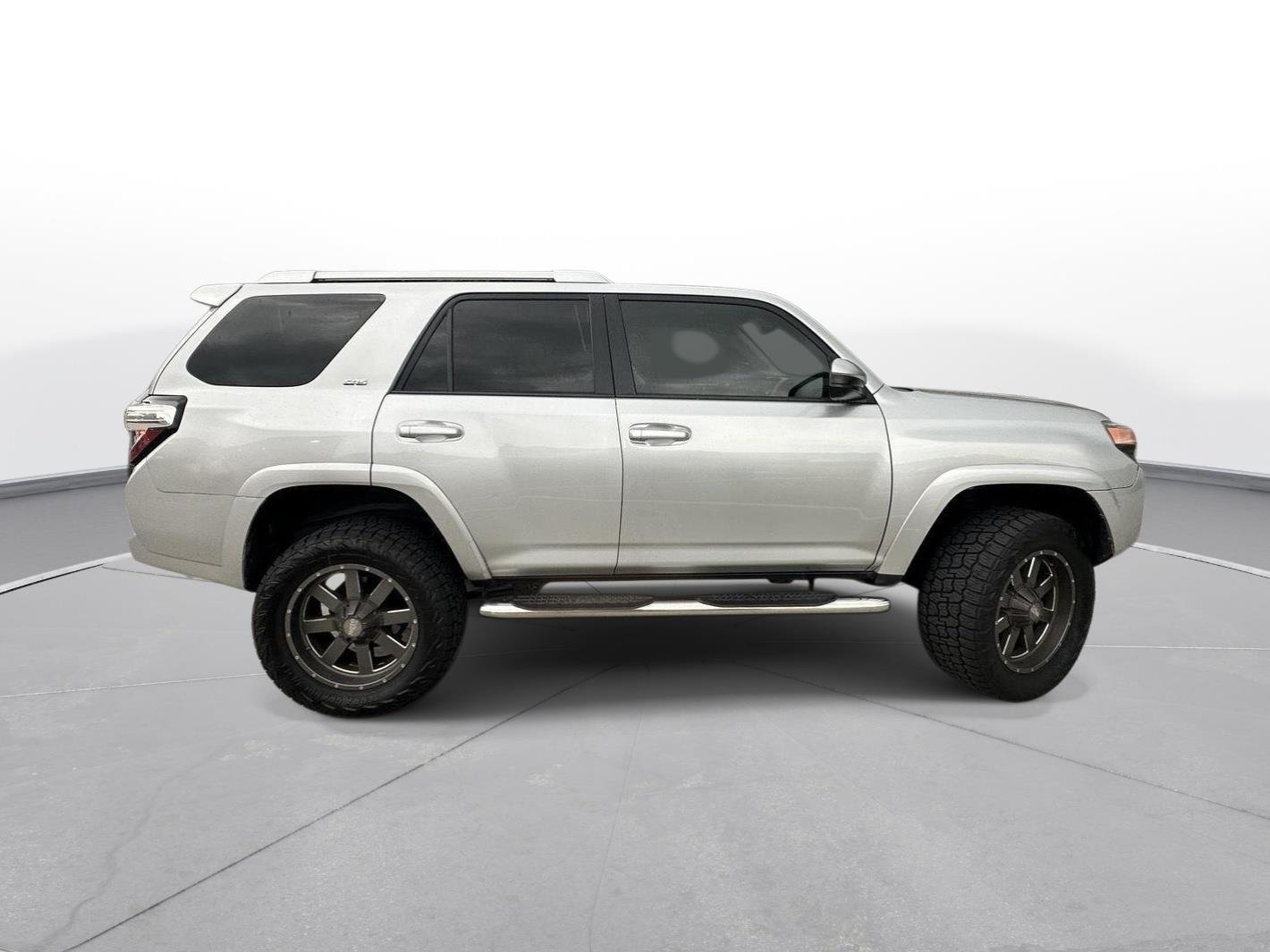 Used 2015 Classic Silver Metallic Toyota SR5 image 5