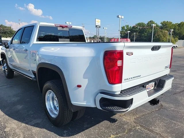 New 2026 White Chevrolet High Country image 16