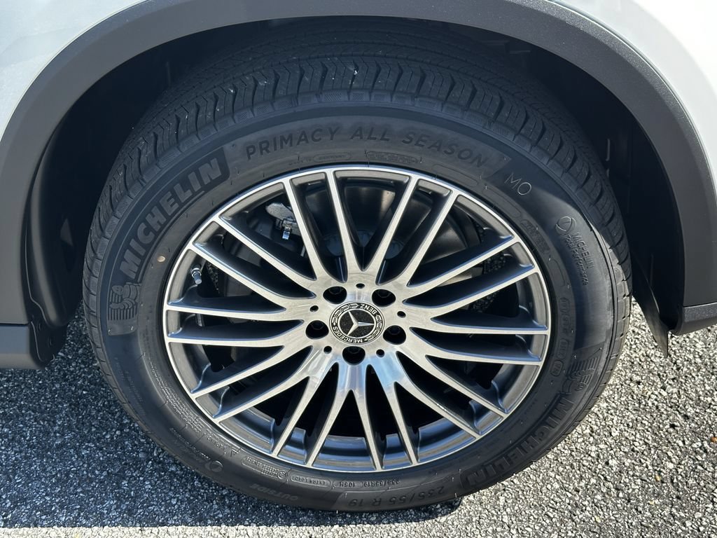 New 2026 Polar White Mercedes-Benz GLC 300 image 14