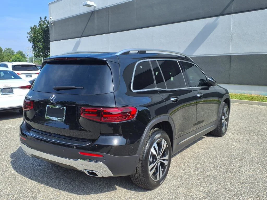 New 2025 Night Black Mercedes-Benz GLB 250 image 29