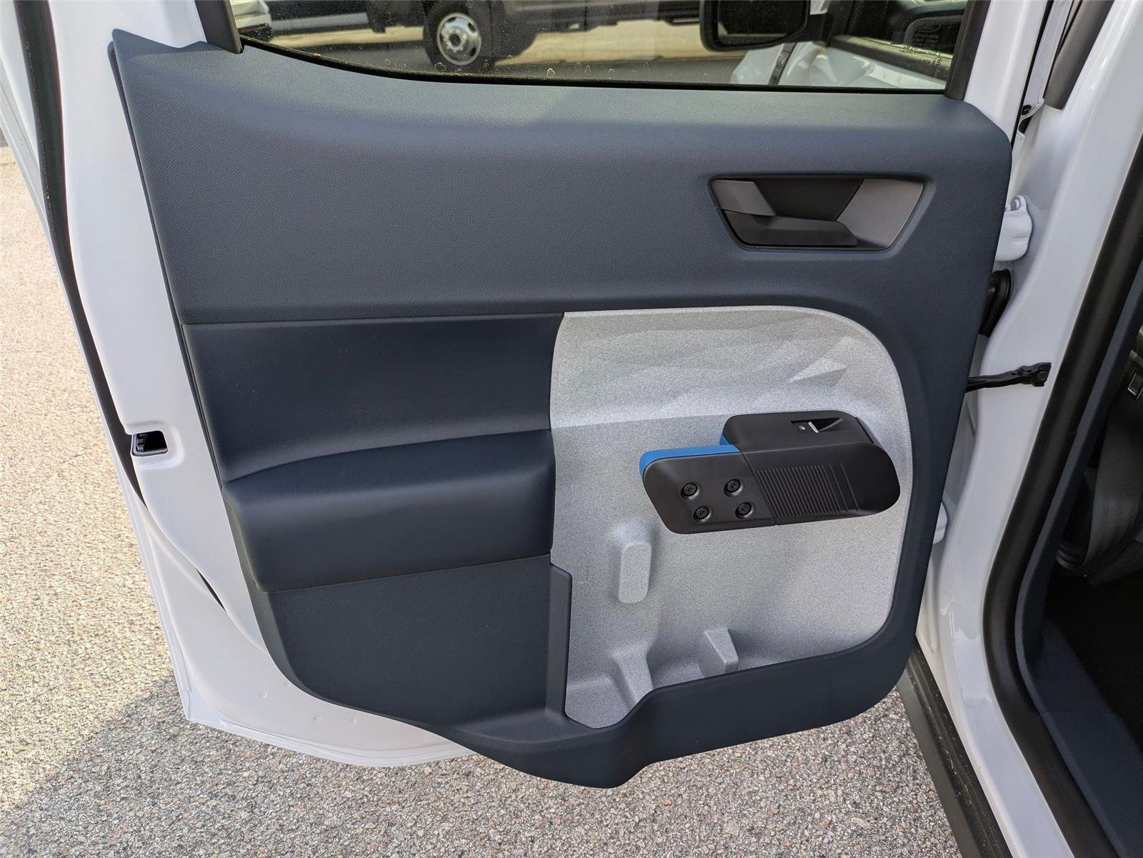 New 2026 Oxford White Ford XLT image 23