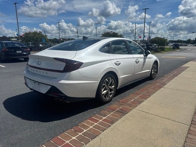 Used 2023 White Hyundai SEL image 7