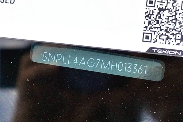 Used 2021 Gray Hyundai SE image 30