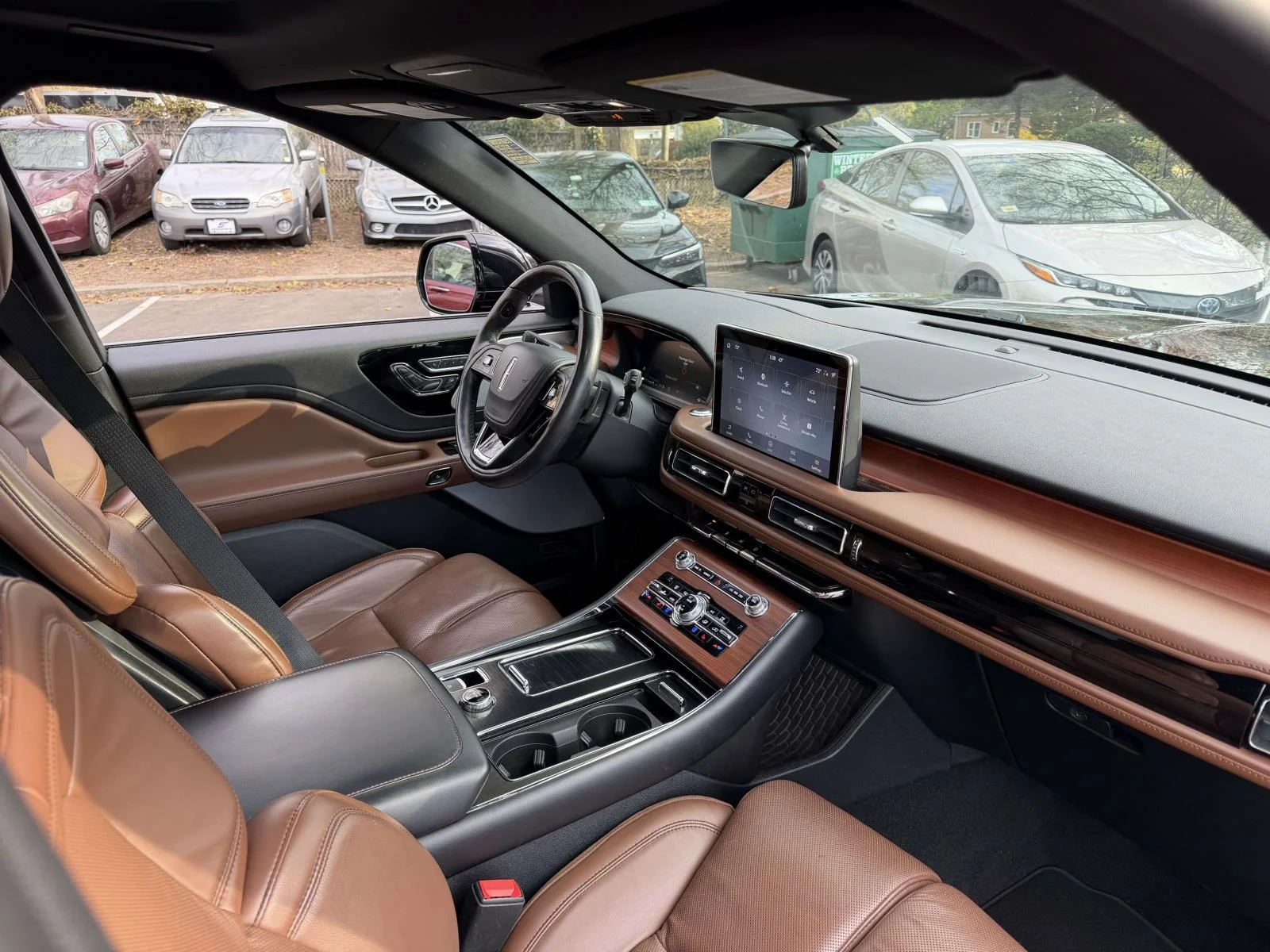 Used 2020 Black Lincoln Reserve image 11