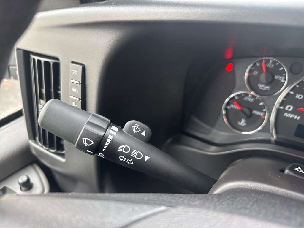 2025 Chevrolet Express Cargo Work Van - Photo 30