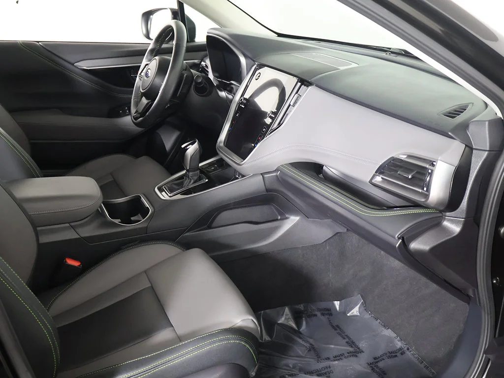 Used 2025 Black Subaru Onyx Edition image 26