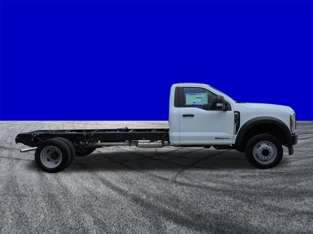 New 2026 Oxford White Ford F-450® XL image 3