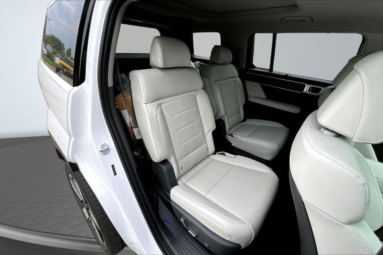 New 2026 White Hyundai Limited image 31