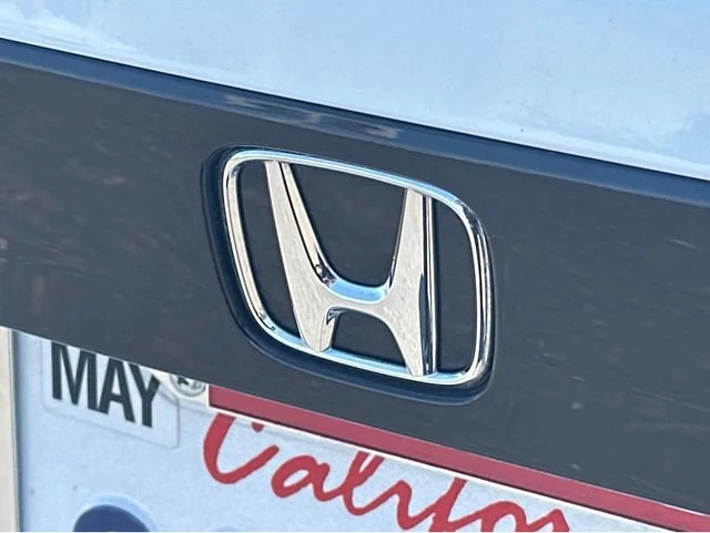 Used 2023 White Honda LX image 32