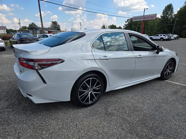 Used 2022 White Toyota SE image 8