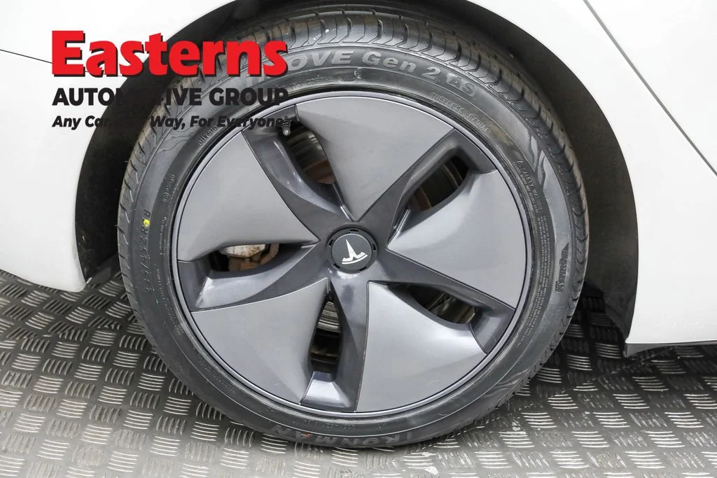 Used 2022 White Tesla Long Range image 24