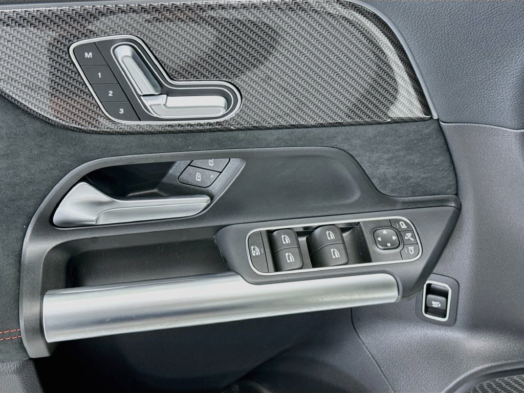 New 2026 Polar White Mercedes-Benz GLA 250 image 21