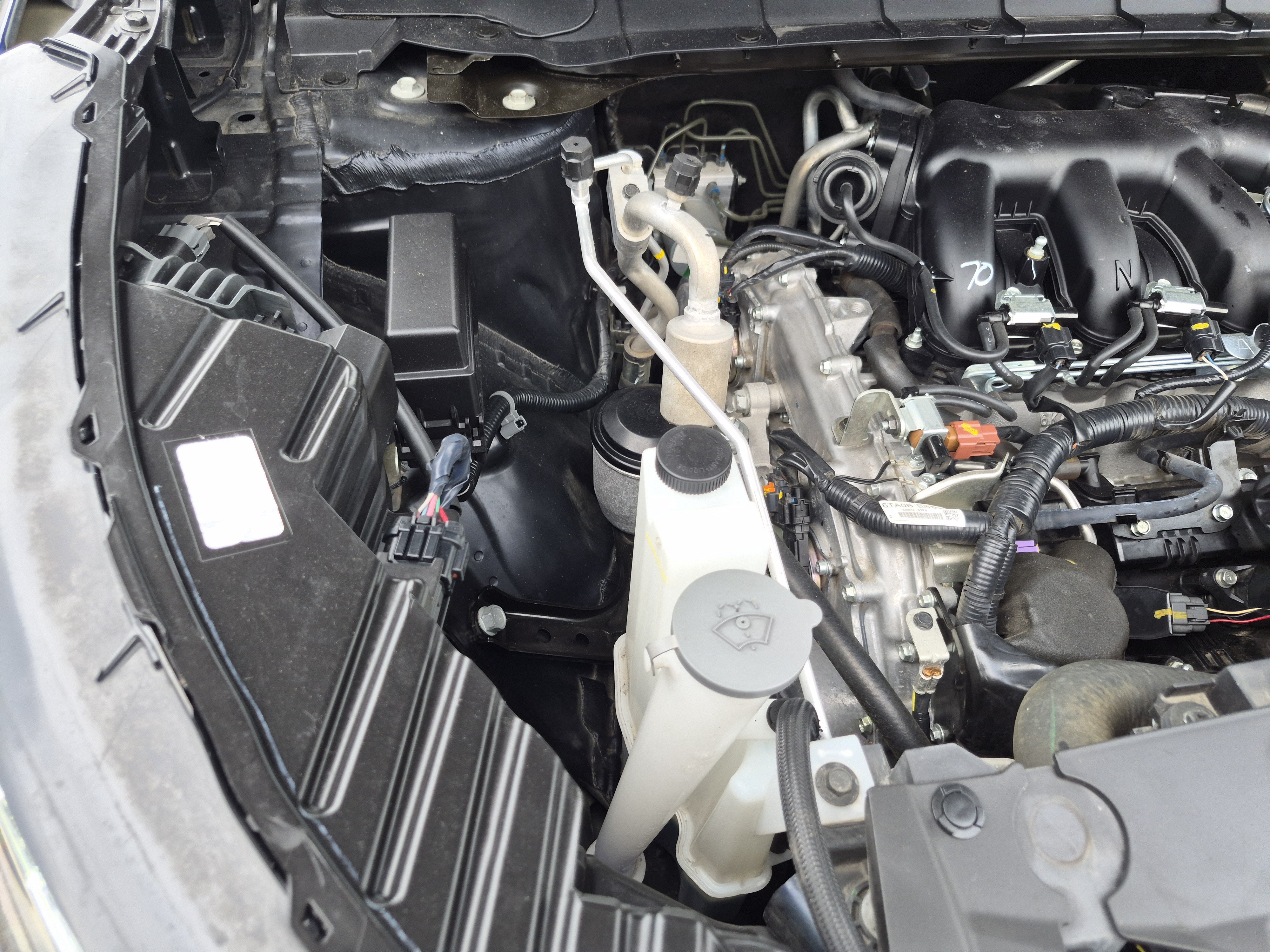 2025 Nissan Pathfinder SV - Photo 51