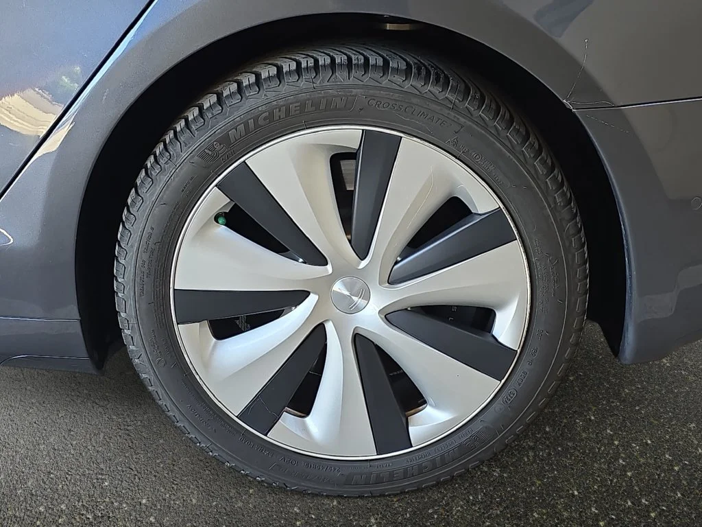 Used 2021 Silver Tesla Long Range image 33
