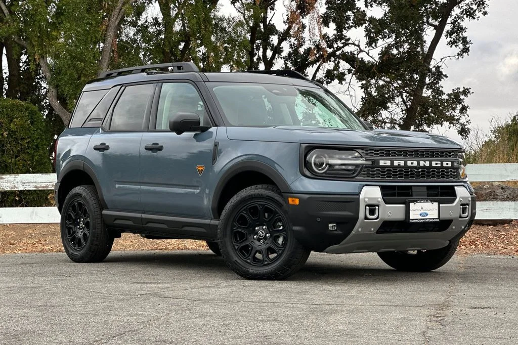 New 2026 Azure Gray Metallic Ford Badlands® image 2