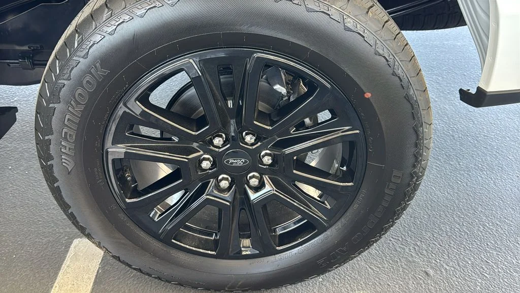 New 2026 Star White Metallic Tri-Coat Ford Platinum® image 9