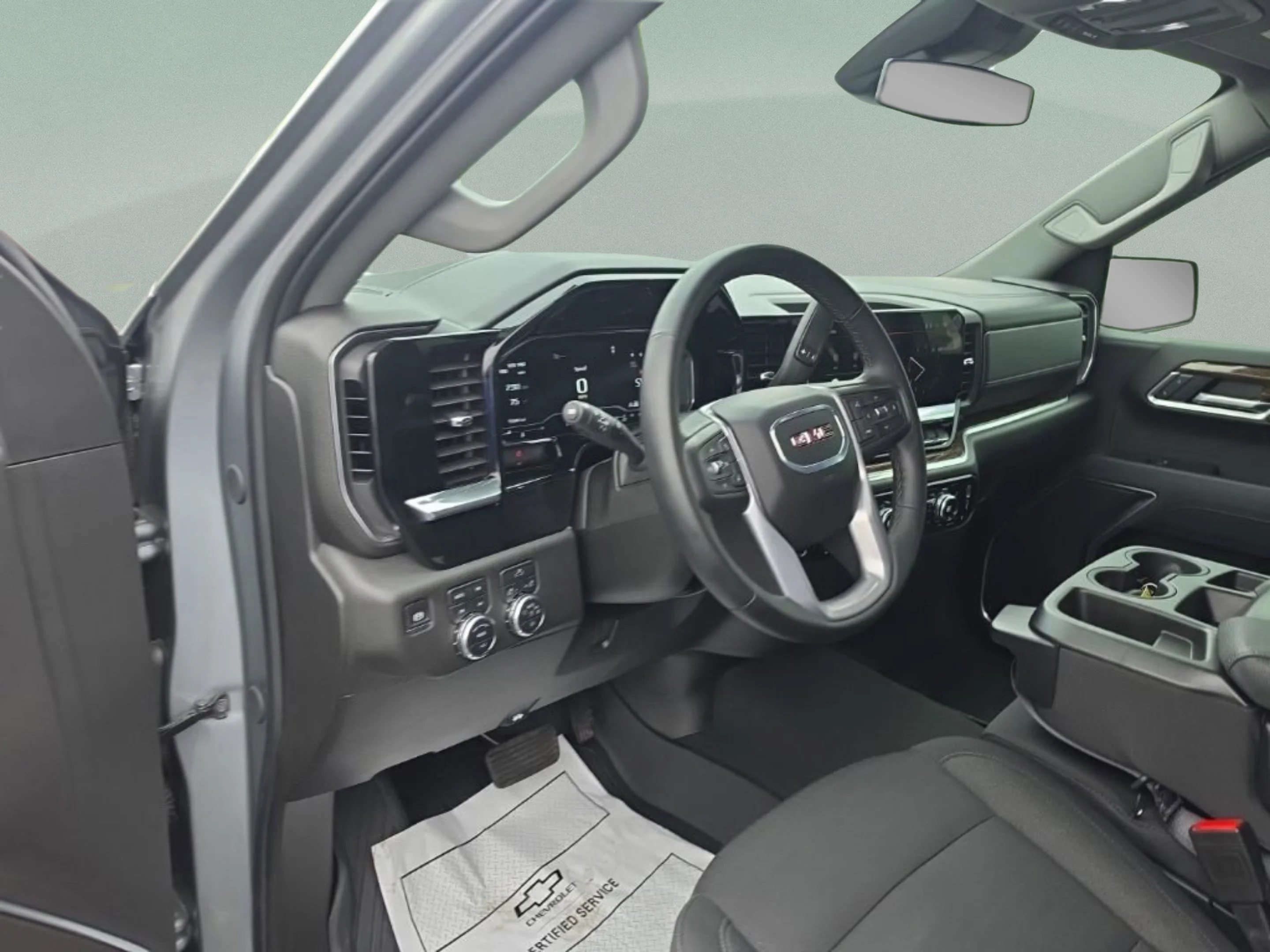 Used 2025 Sterling Metallic GMC Elevation image 13