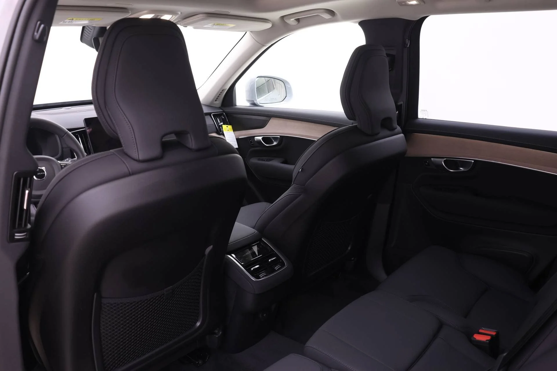 2026 Volvo XC90 Plus - Photo 18
