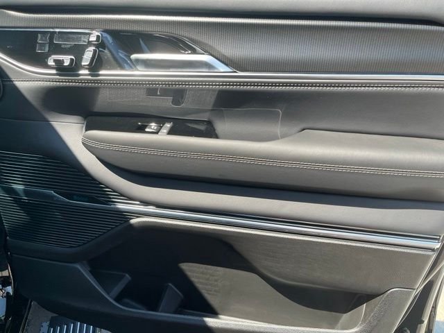 New 2026 High Gloss Black Jeep Summit Obsidian image 24