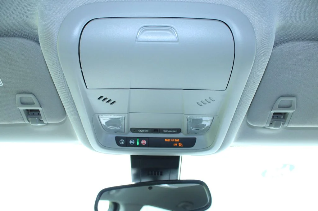 Used 2024 Summit White GMC SLE image 24