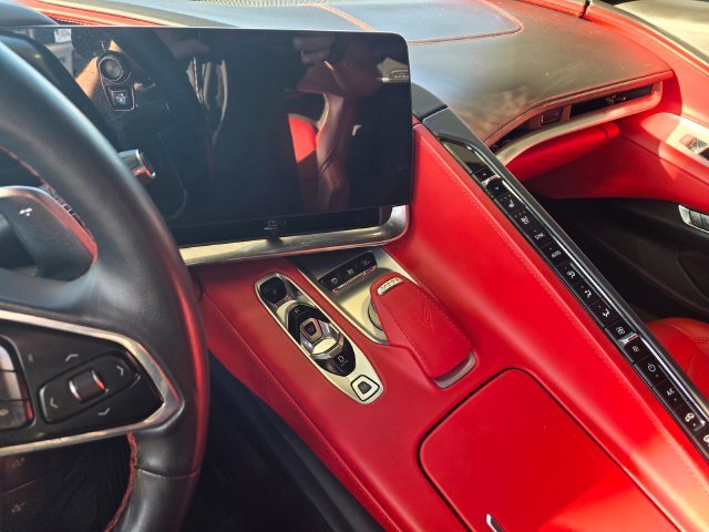 Used 2022 White Chevrolet Stingray image 15