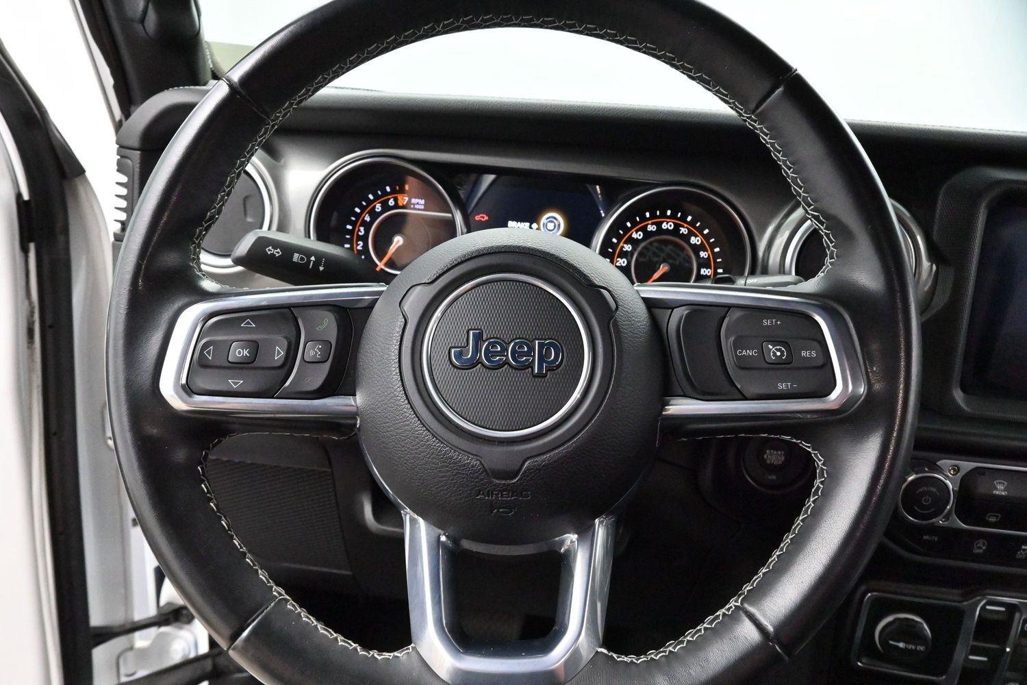 Used 2022 Bright White Clearcoat Jeep Unlimited Sahara image 16