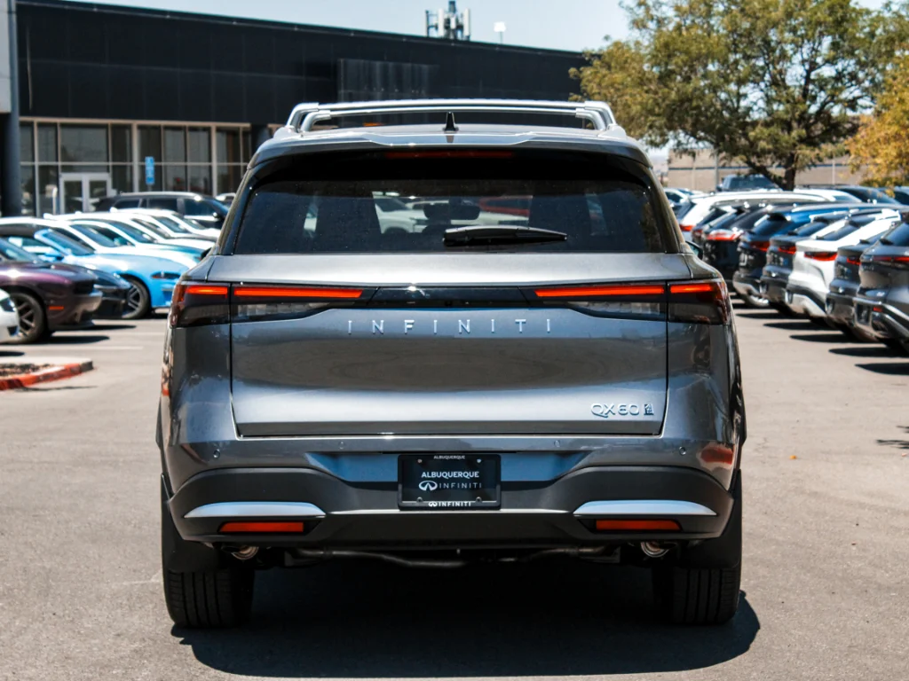 New 2027 GRAPHITE SHADOW INFINITI Luxe AWD image 6