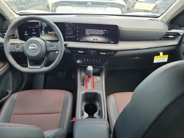 New 2026 Aspen White TriCoat / Super Black Two-tone Nissan SR image 10
