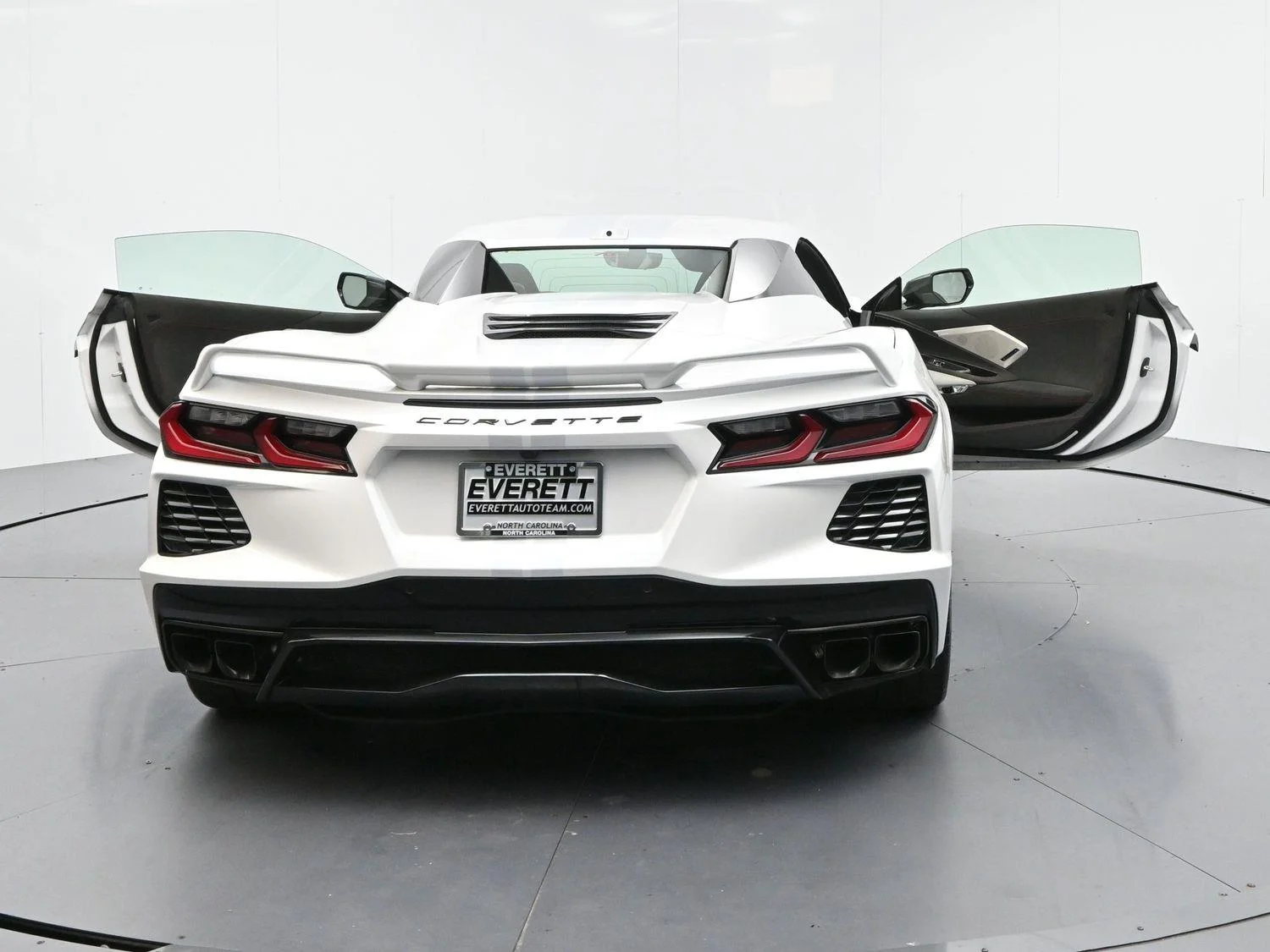 Used 2023 WHITE PEARL METALLIC TRICOAT Chevrolet 3LT image 45